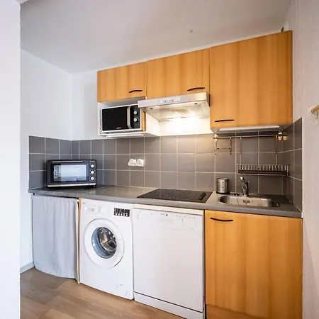 8 Pers. Peyragudes Avec Piscine Et Proche Des Pistes - Fr-1-695-27