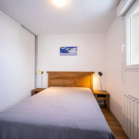 8 Pers. Peyragudes Avec Piscine Et Proche Des Pistes - Fr-1-695-27 Apartment