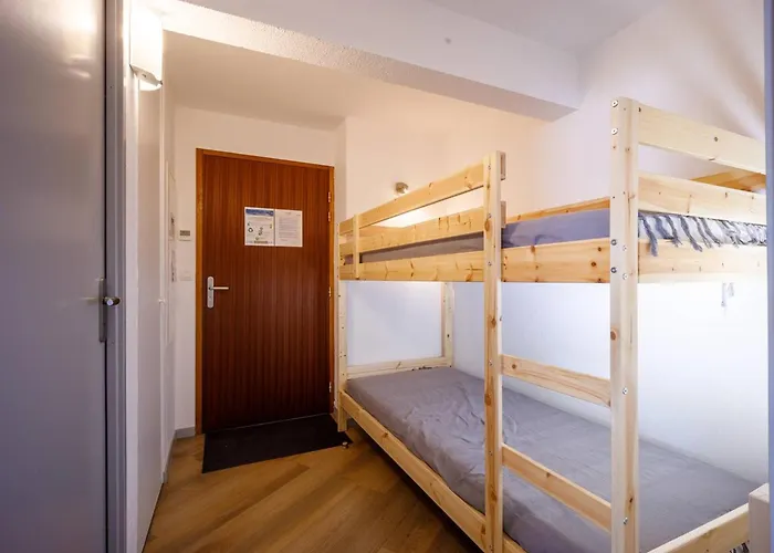 8 Pers. Peyragudes Avec Piscine Et Proche Des Pistes - Fr-1-695-27